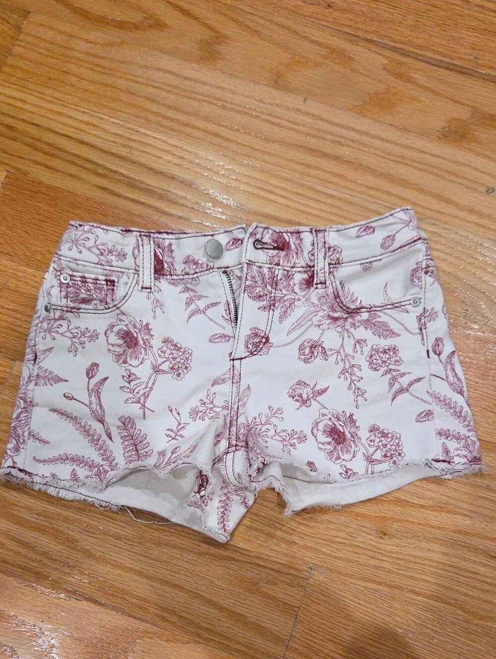 DL1961 kids White Denim Shorts with Burgundy Floral Print, size 10